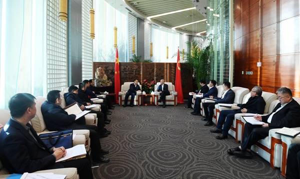 郭铭群董事长会见中国石油大港油田公司执行董事王国锋