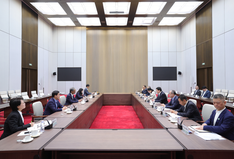 张智刚董事长会见新加坡淡马锡公司首席执行长狄澜