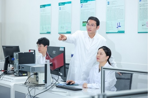 最美奋斗者｜周峰：高电压计量“探路者”