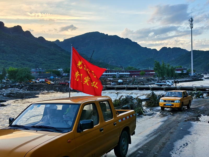 区岗联动战汛情——让党旗在大战大考一线高高飘扬