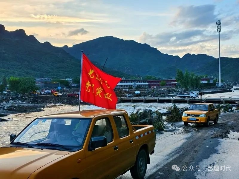 人民日报客户端《临危不惧迎难上，电网铁军护万家——天津市楹联学会与国网天津蓟州公司开展联建活动》